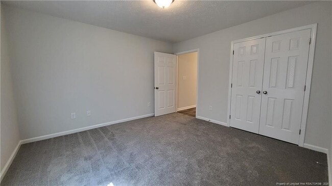Building Photo - 1105 Woodridge Dr