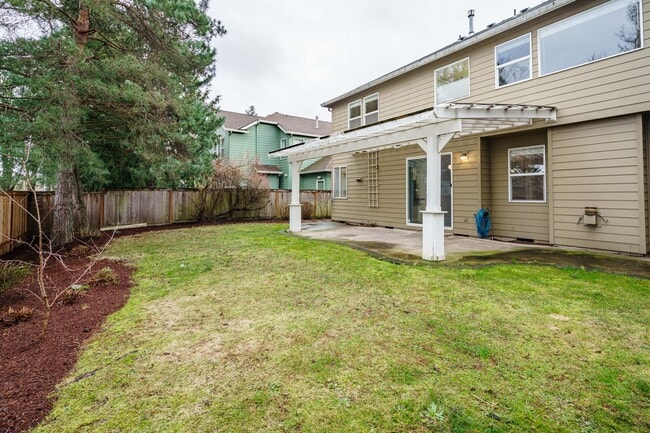 Building Photo - Desirable Fisher's Landing Elementary School District - 3 Bedroom 2.5 Bath