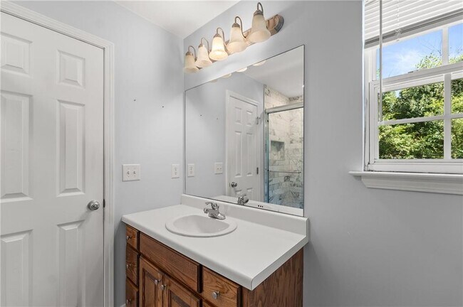 Building Photo - 150 Arbor Gates Dr