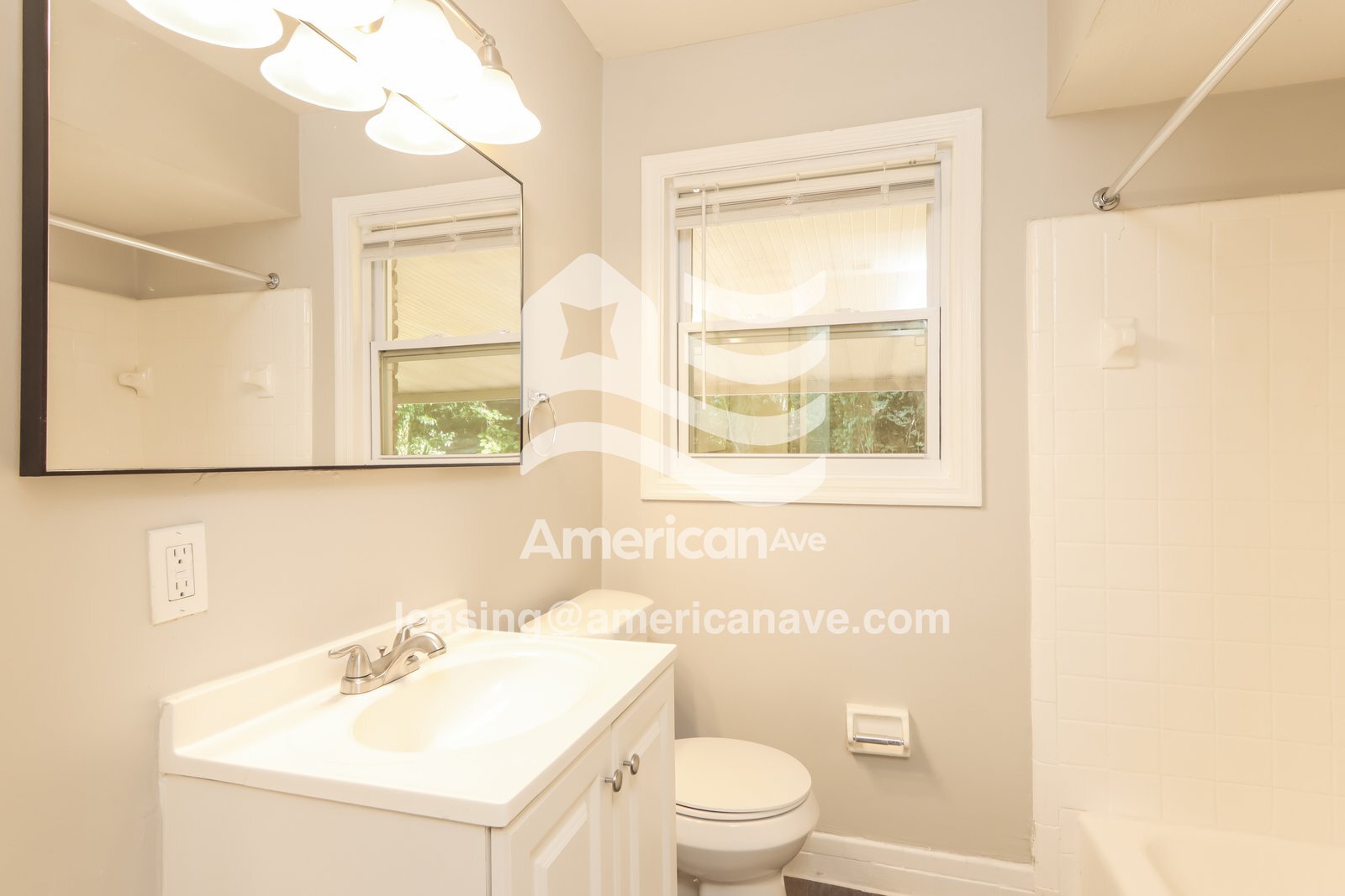 Building Photo - 1838 Emerson Ave