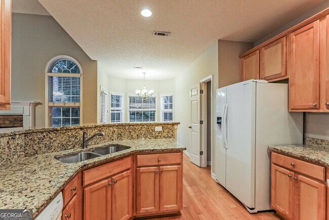 Building Photo - 329 Westhill Dr