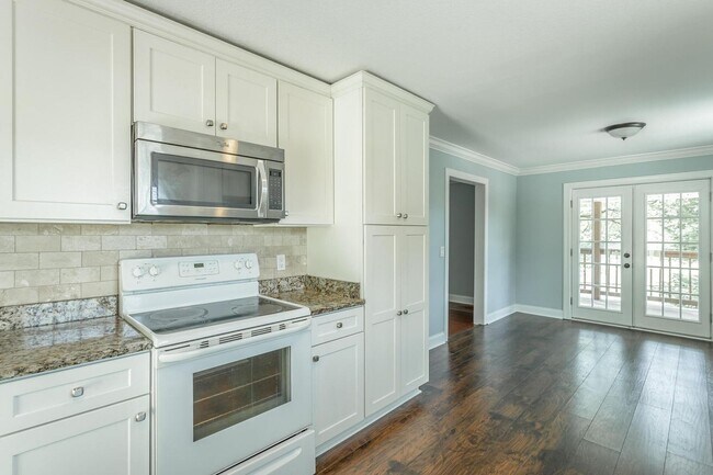 Building Photo - Charming Family Haven: 3 Bedroom Gem with Inviting Outdoor Space