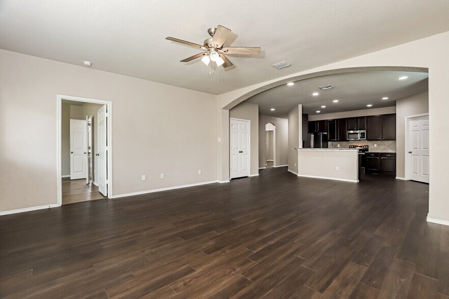 Building Photo - 5934 Ivans Farm