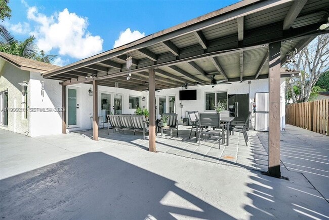 Building Photo - 13416 SW 108th St Cir N