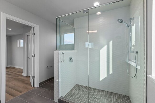 Building Photo - Stunning Brand-New Ballard Townhome with A...