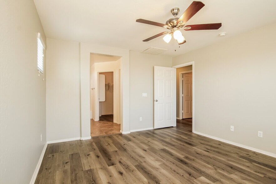 Building Photo - 7907 S 50th Ln