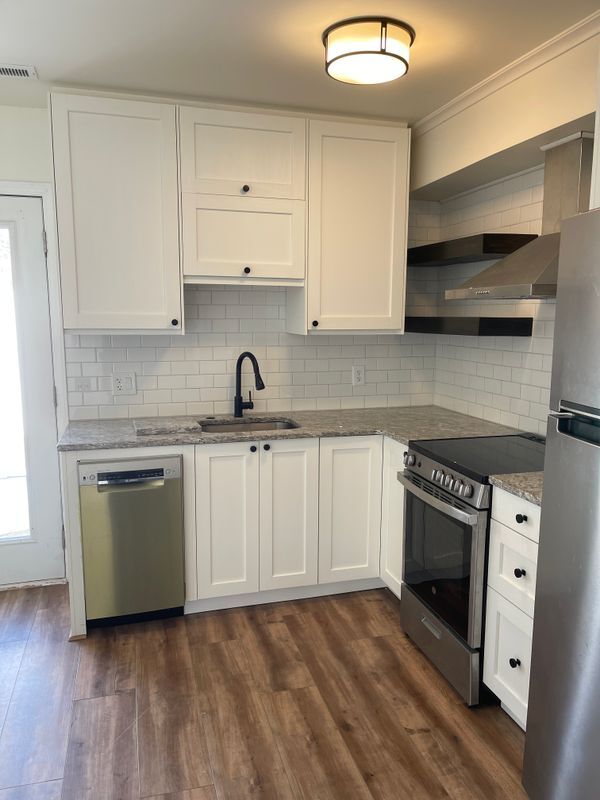 Building Photo - 101 Royal Forest Ct