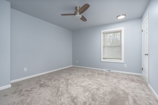 Building Photo - 4 Bedroom Home in Richland