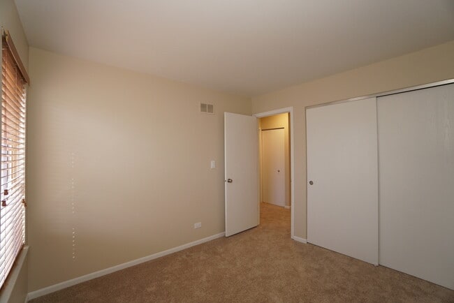 Building Photo - 86 Bradford Ln