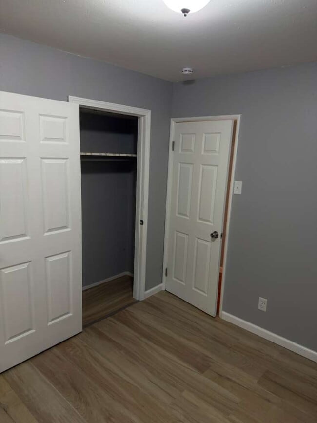 Building Photo - Freshly Updated Florissant Rental – Perfec...