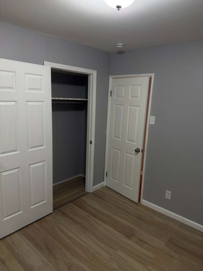 Building Photo - Freshly Updated Florissant Rental – Perfect for Families!