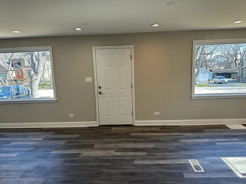 Building Photo - 7137 W 109th Pl