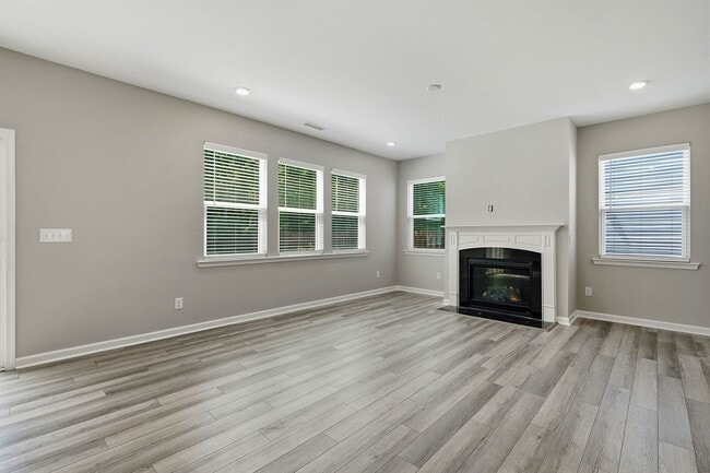 Building Photo - 313 Summer Ranch Dr