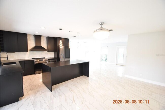 Building Photo - 1019 Spindle Palm Way