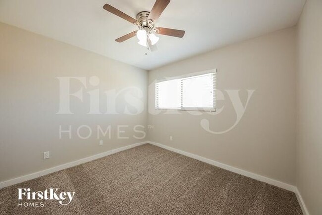 Building Photo - 3022 E Brookwood Ct