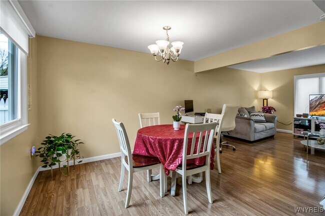 Primary Photo - 4911 N Bailey Ave