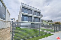 Building Photo - 603 W 41st Pl
