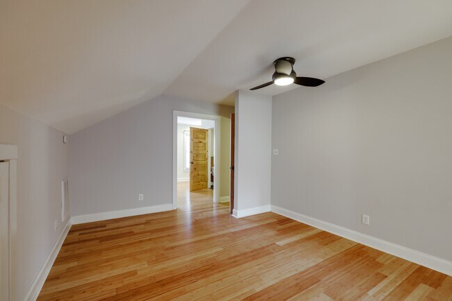 Building Photo - 145 Hendrix Ave