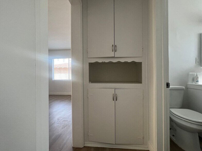 Building Photo - 2203 Mathews Ave