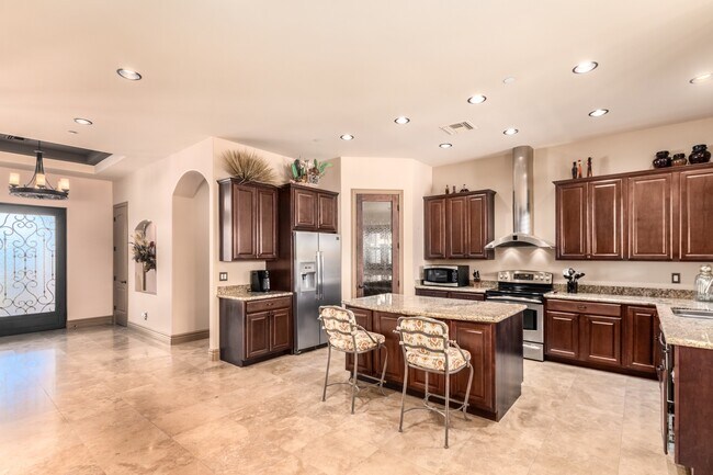 Stunning 3 bedroom, 2.5 bathroom home for lease in beautiful Rio Verde! - 26446 N Avenida del Ray