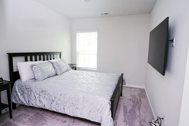 Building Photo - 2924 Ridgeview Dr SW