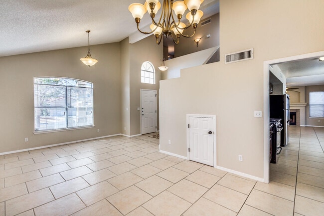 Building Photo - 900 Tecate Pl