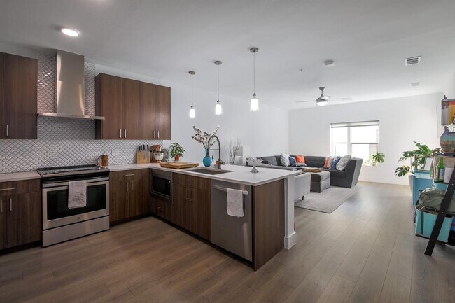 Building Photo - 2213 Poquito St