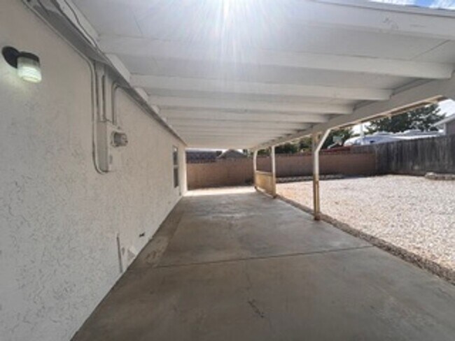 Building Photo - Beautiful Remodeled Home in Tehachapi!