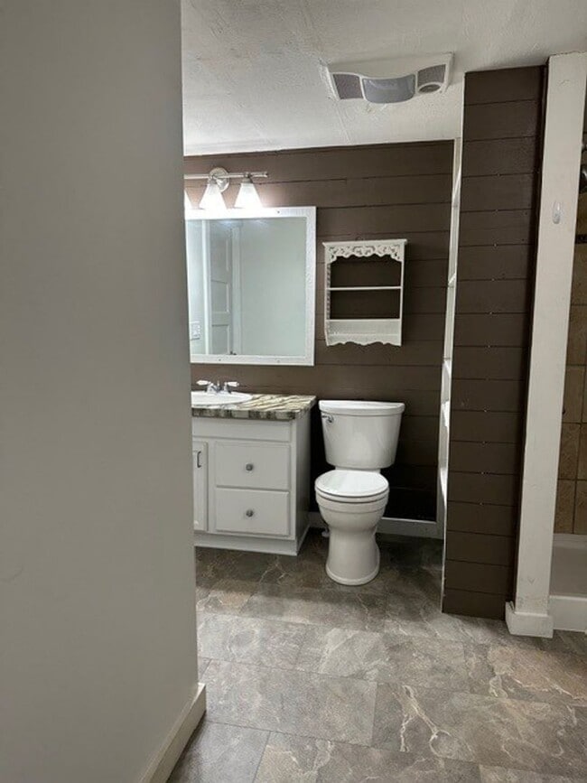 Building Photo - Half Off First Month's Full Rent!!