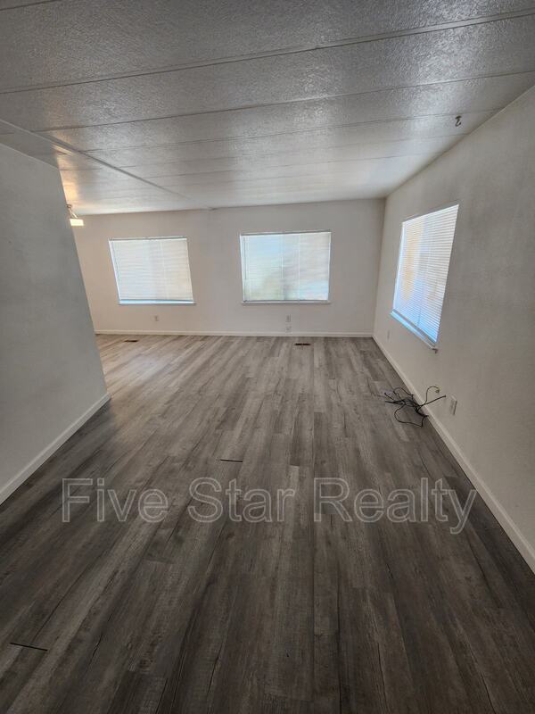 Building Photo - 6184 Mapes Way