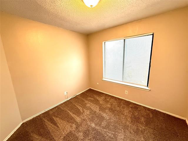 Building Photo - 6010 Hollyleaf Dr