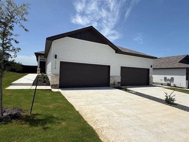 Building Photo - 171 Schrader Dr