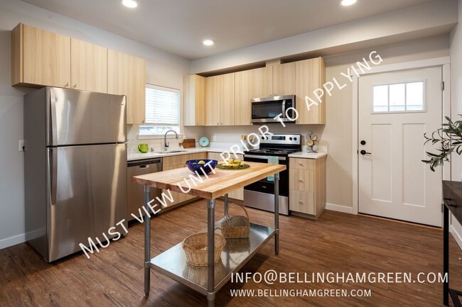 Building Photo - Move In Special - Financing Available - 3 ...