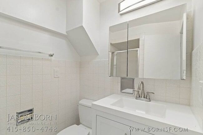 Building Photo - 1720 Lombard St