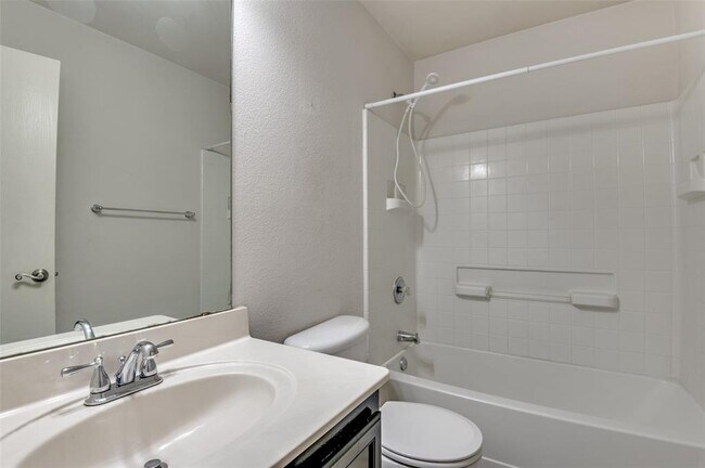 Building Photo - 2017 Laughlin Rd