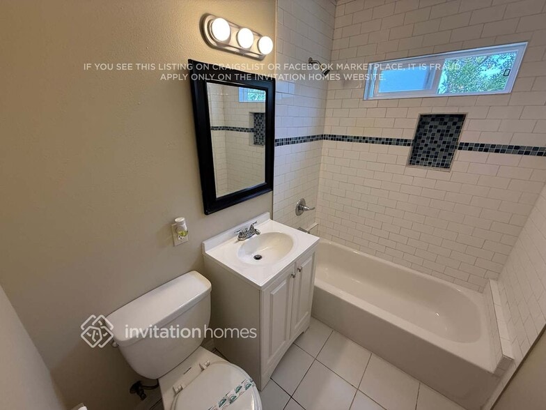 Building Photo - 751 E 104th St