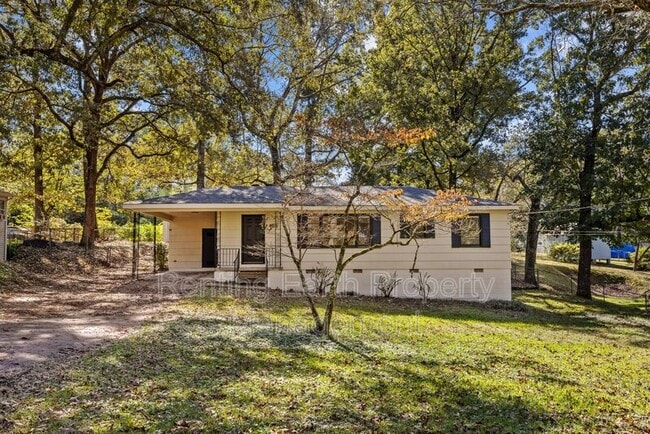 Primary Photo - 405 18th Ave NW