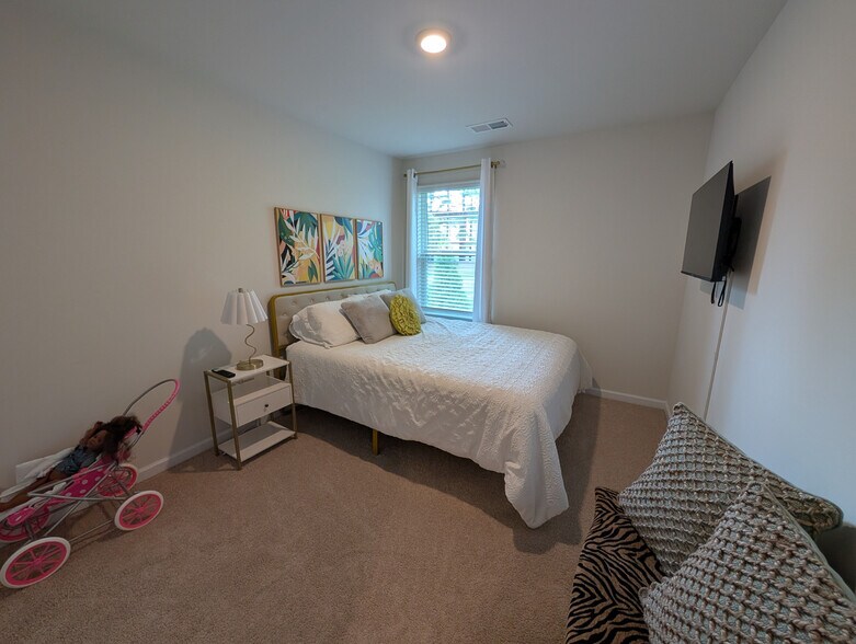 Building Photo - Room in Townhome on Murray Br Dr