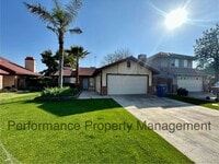 Building Photo - Cute 3 Bed/2 Bath SW Bakersfield Home w RB...