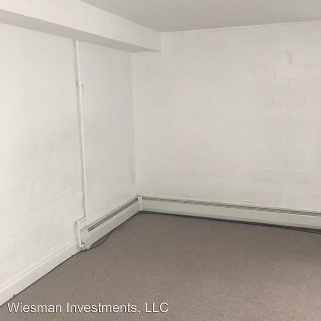 Building Photo - 15 N Royal St