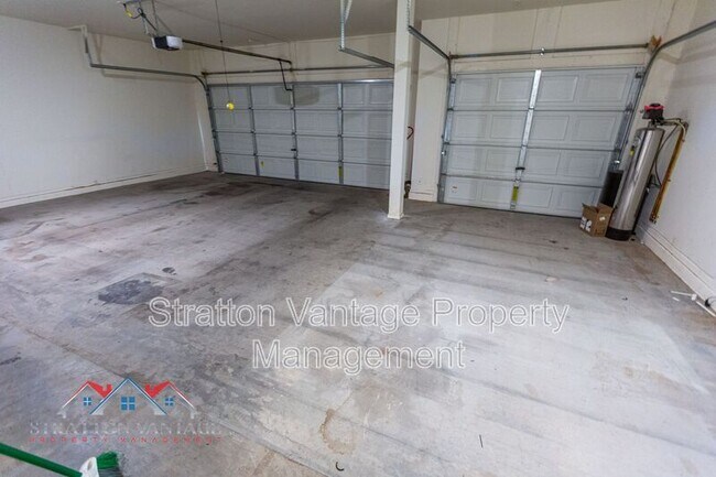 Building Photo - 2234 W Pima Ave