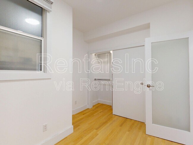 Building Photo - 1294 Grove St