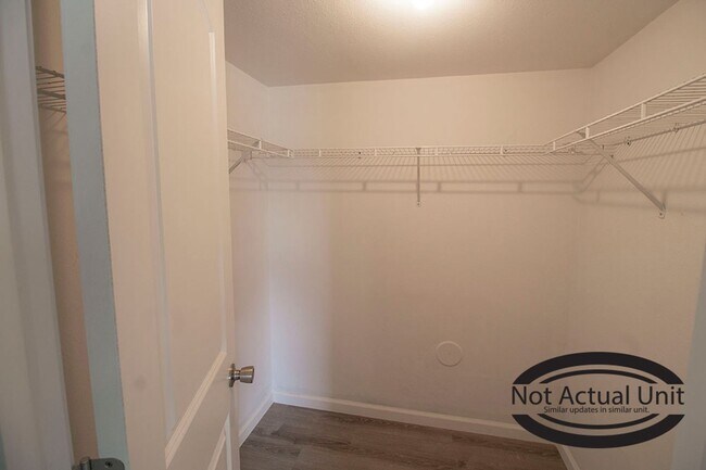 Building Photo - 1401-1403-1403 Bodie Dr