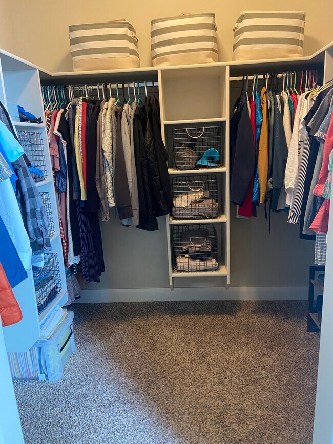 Building Photo - 463 E Ruby Pl