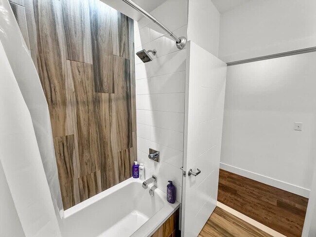 Building Photo - 120333 Germantown Ave