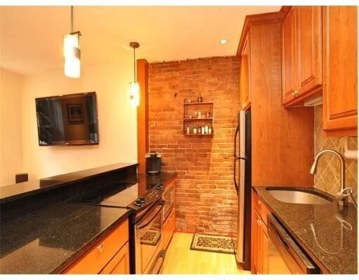 Building Photo - 73 Chandler St