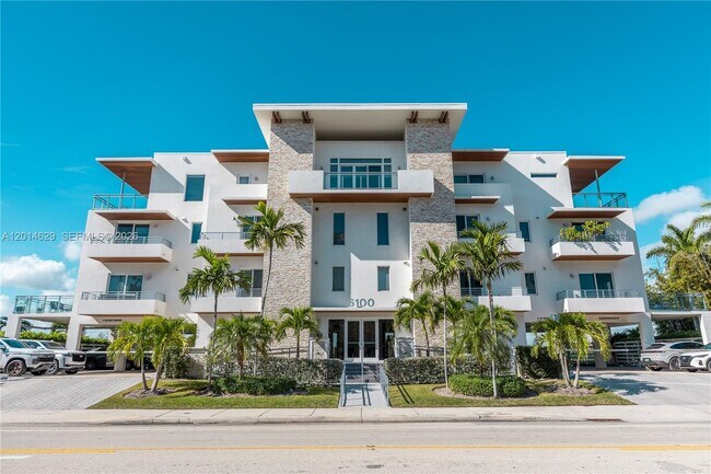Building Photo - 6100 N Ocean Dr