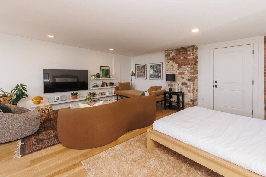 Building Photo - 1508 Pleasant St