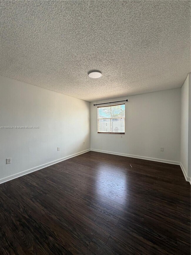 Building Photo - 9747 NW 48th Terrace