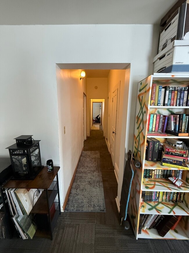 Building Photo - 610 Niagara St